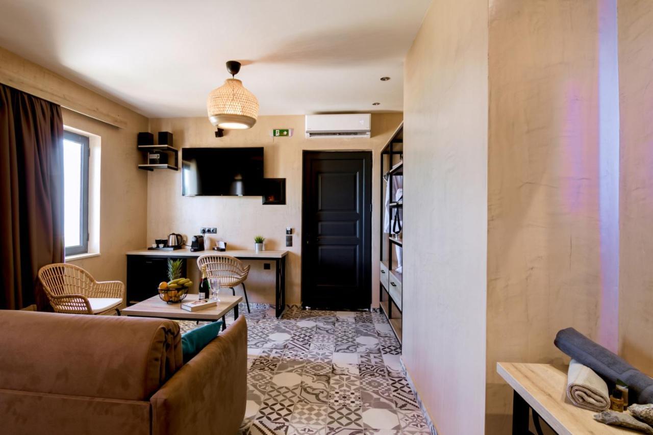 Driades Luxury Apartments 헐소니소스 외부 사진