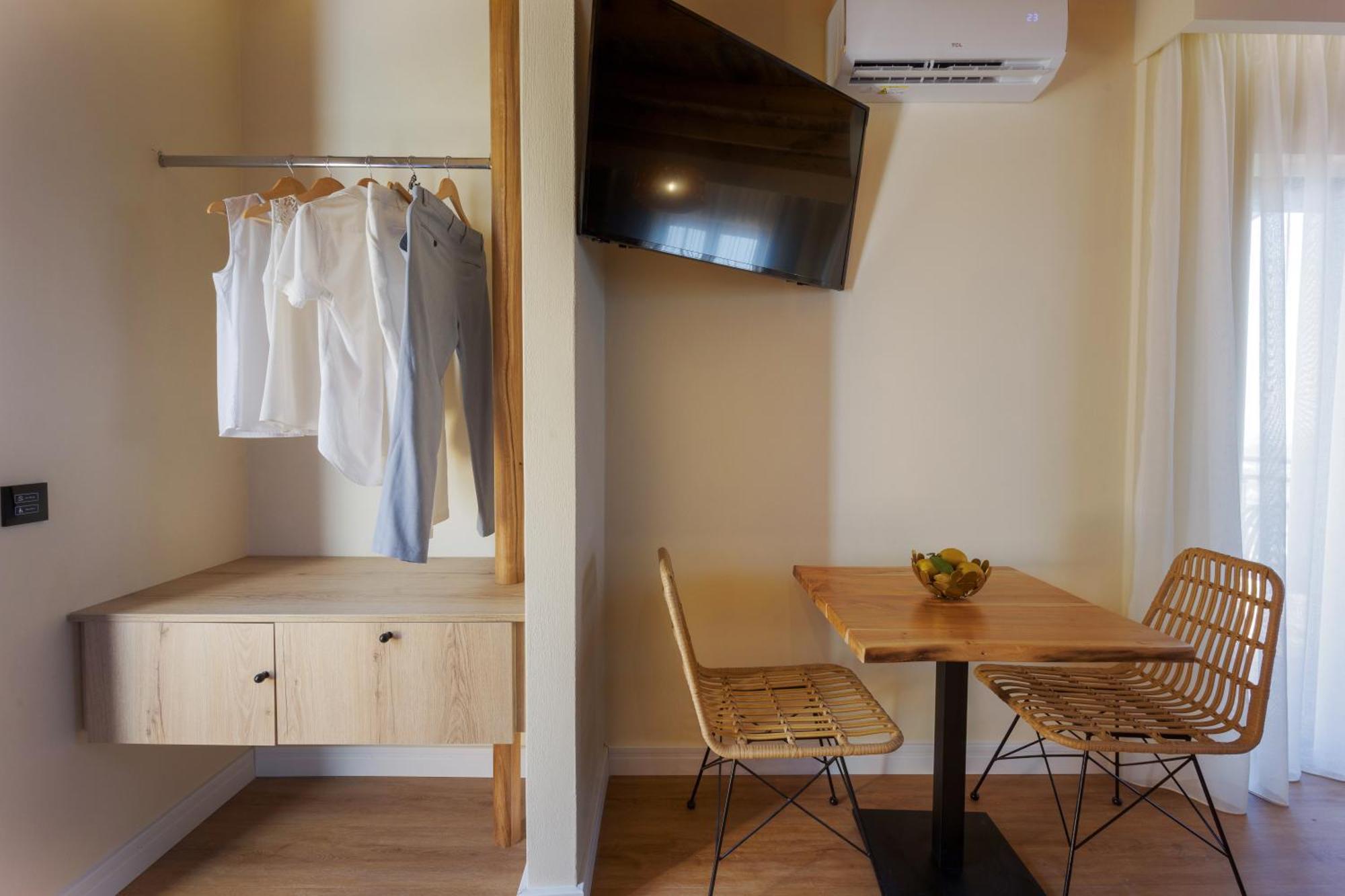 Driades Luxury Apartments 헐소니소스 객실 사진